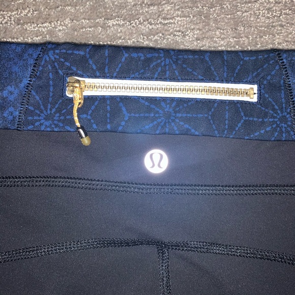 Lululemon Leggings Cropped Reflective - Picture 4 of 5